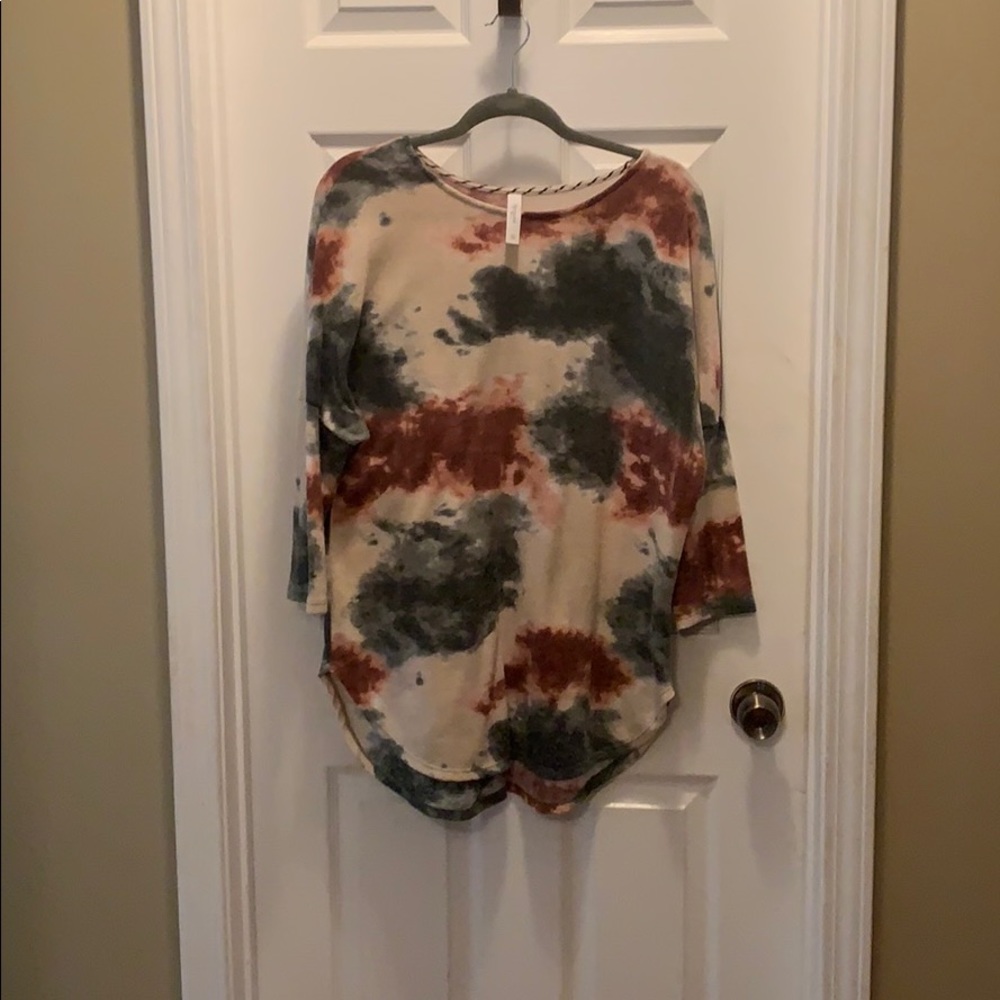 Medium tie dye 3/4 sleeve by Honeyme